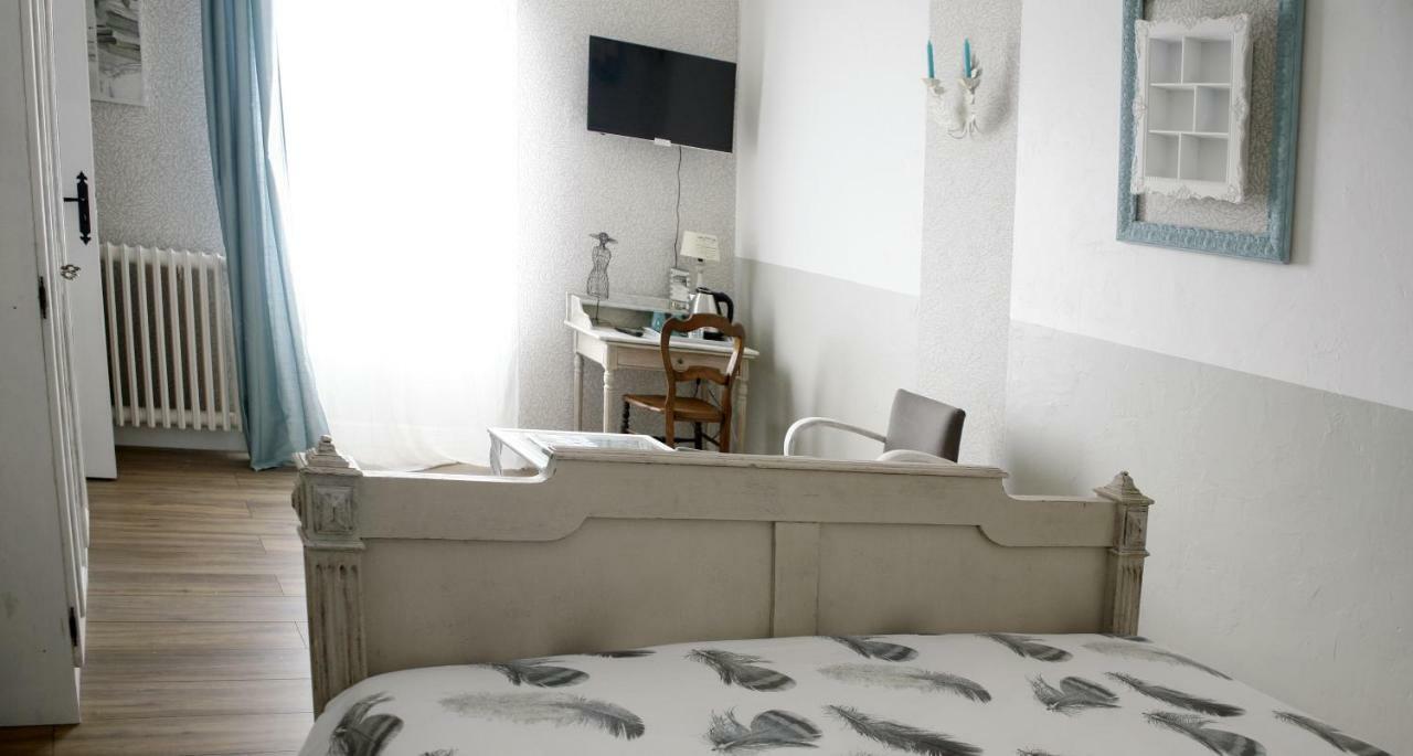 Au Coeur Des Vignes Bed & Breakfast Archiac Exterior foto