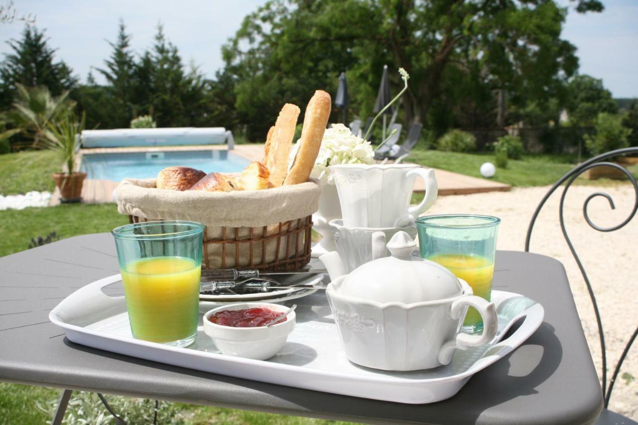 Au Coeur Des Vignes Bed & Breakfast Archiac Exterior foto
