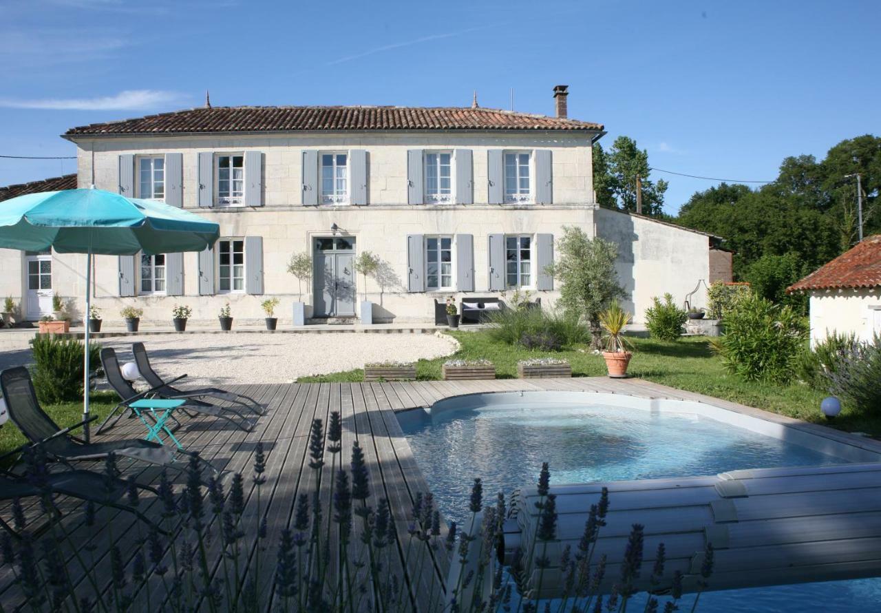 Au Coeur Des Vignes Bed & Breakfast Archiac Exterior foto